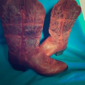 Ariat cowgirl boots